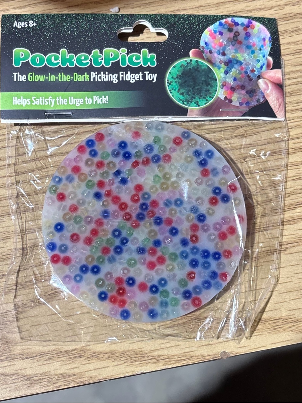 🌙 B80 Glow in the dark pick off fidget toy